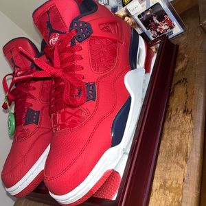 Jordan 4 Retro ‘FIBA’